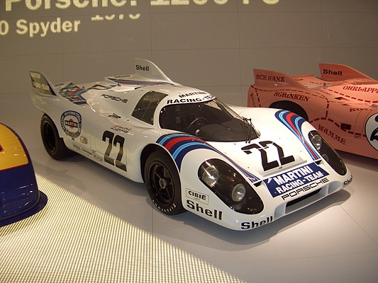 Porsche-Museum: Porsche 917 K (1971) - Le Mans Sieger Fahrzeuge von Helmut Marko und Gijs van Lennep
