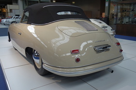 Porsche Pre-A Cabrio (1950) - in der Sonderschau "70 Jahre Porsche 356" in der Autoworld Brüssel 2020