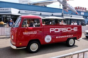 Porsche-Renntransporter VW T2 Pritsche von 1970 - ADAC Heidelberg Historic 2023