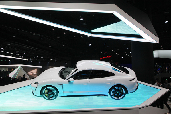 Porsche Taycan (2019) - die Zukunft des Zuffenhausener Herstellers? - IAA in Frankfurt 2019