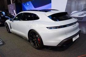 Porsche Taycan GTS Sport Turismo (2023) – in der Ausstellung "Porsche Driven by Dreams"