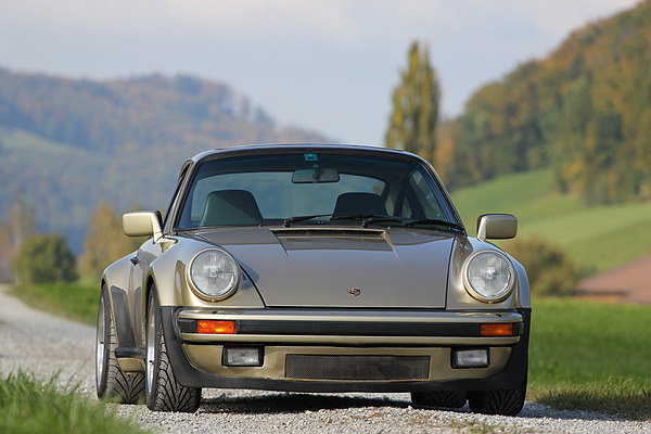 Porsche Turbo (1976) - die breiten Kotflügel setzen den Turbo vom 'normalen' 911 ab