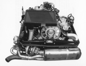 Porsche Turbo (1978) - Motor mit 3,3 Liter Hubraum und Ladeluftkühler