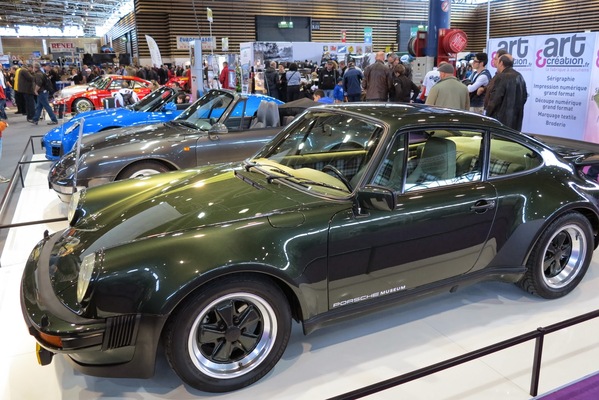 Porsche Turbo im Rahmen des Jubliäums 50 Jahre Porsche 11 - an der Messe Epoqu’Auto in Lyon im November 2013