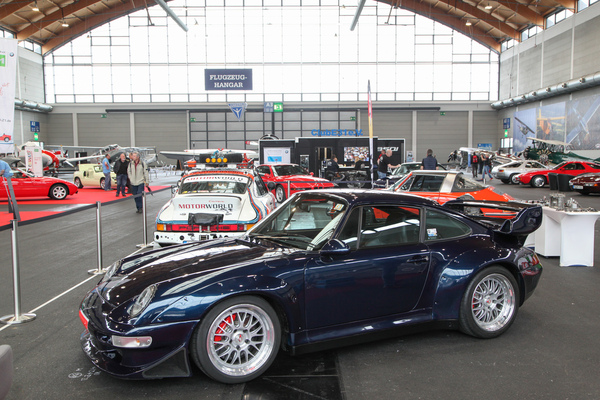 Porsche mit und ohne Flügelwerk - Motorworld Classics Bodensee 2022