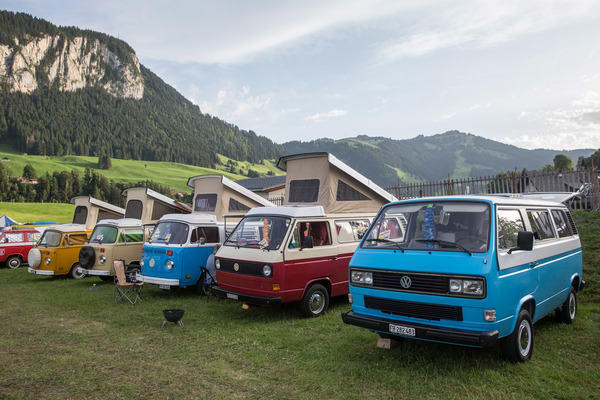 Praktische Camping-Mobile - Treffen der luftgekühlten Volkswagen in Château-d'Oex 2017