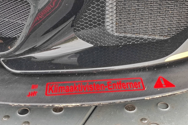 Bild Praktischer Zwei-in-Eins-Frontspoiler – Pista & Piloti Hillclimb Pferdsfeld 2023