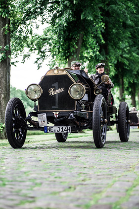Bild Premier 6-48 (1914) - Ankunft in Schloss Krickenbeck - Ende der Kronprinz Wilhelm Rasanz Fahrt 2013
