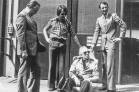 Prominenter Besuch - Jantke mit dem Dirigenten Herbert von Karajan im Schalensitz