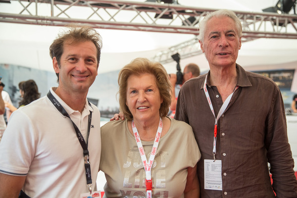 Prominenz an der Ennstal - Jarno Trulli brachte als Winzer seinen Wein ins Ennstal, die Witwe Abarth konnte mit ex-Ferrari-Mann Daniele Audetto einige Autos ihres Mannes bewundern - Ennstal-Classic 2017