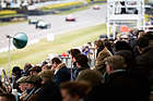 Publikum auf dem Grandstand - Goodwood Members Meeting 2016