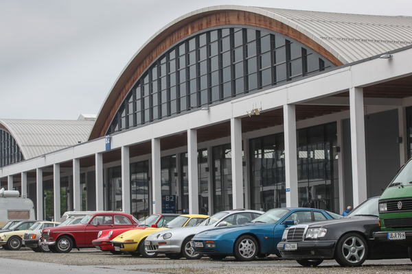 Image: Public classics parked between the halls - Motorworld Classics Bodensee 2022