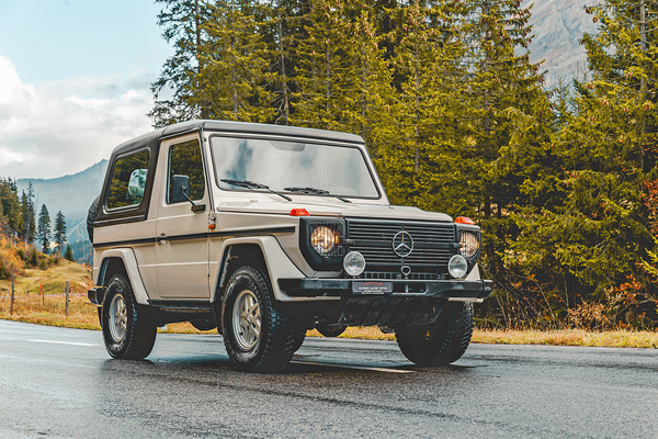 Bild: Puch 280 GE Cabriolet (1983) - als Lot 117 angeboten an der Versteigerung Oldtimer Galerie Toffen in Gstaad vom 29. Dezember 2021