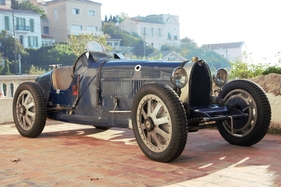 Bild Pur Sang Bugatti 35B réplique (1999) - als Lot 126 im zweiten Teil der Fahrzeugauktion von Artcurial an der Rétromobile am 6. Februar 2015