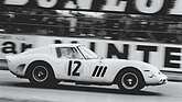 Bild: RAC Tourist Trophy 1963: In einem spannenden Rennen übernahm Mike Parkes die Führung, bevor er von Gaham Hill überholt wurde und 0.4 Sekunden hinter ihm über die Ziellinie schoss