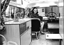 Raffiniert ausgenutzter Raum im Motor-Caravan - beim Camping will man auf nichts verzichten - Genfer Autosalon 1967