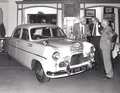 Rallye Monte Carlo 1953 - Gatsonides/Worledge gewinnen auf dem Ford Zephyr Six - mit Brille Prinz Bernhard der Niederlande