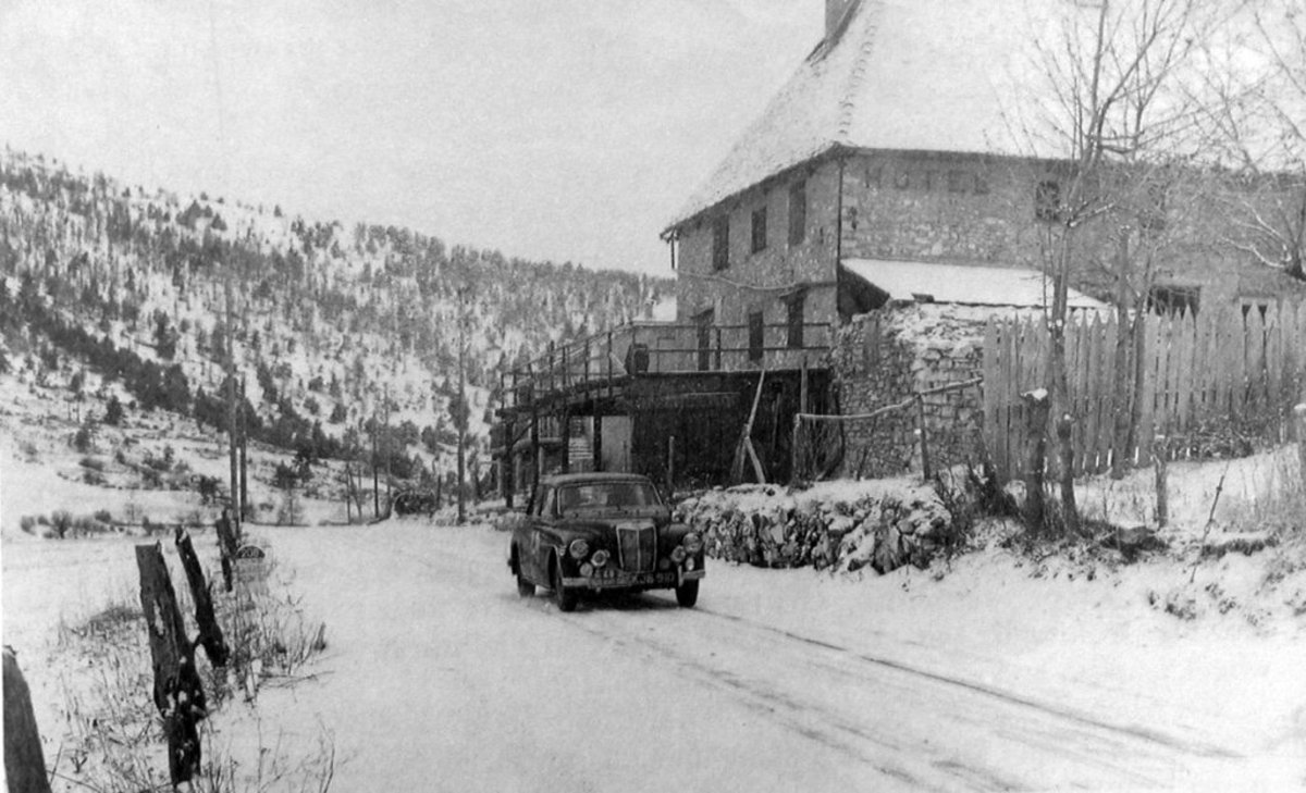 Rallye Monte Carlo 1956 - in voller Fahrt durch die Chartreuse