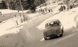 Rallye Monte Carlo 1958 - Monraisse/Féret treiben den Werks-Renault Dauphine auf der Turini-Passhöhe zum Sieg