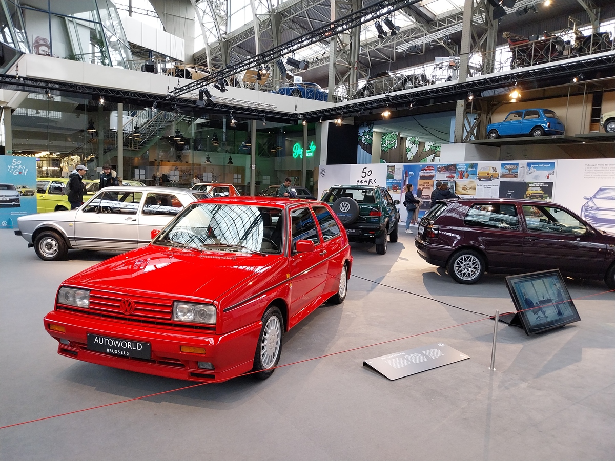 Rallye und Country: Allrad-Gölfe Rücken an Rücken – Sonderausstellung "50 Years of Golf" in der Autoworld Brüssel