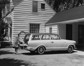 Rambler American Station Wagon (1959) - einfach durch die beiden Heckklappen zu beladen