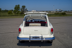 Rambler American Station Wagon Custom (1959) - zwei Klappen geben Zugang zum Kofferraum