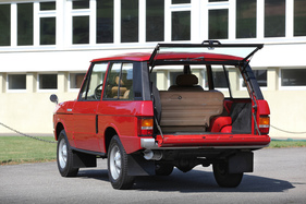 Range Rover (1974) - die Heckklappe öffnet zweiteilig