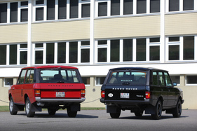 Range Rover (1974) und Range Rover SEi Vogue (1990) - geringe Unterschiede am Heck