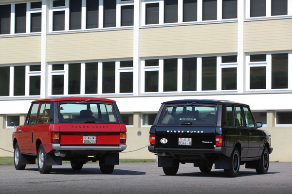 Range Rover (1974) und Range Rover SEi Vogue (1990) - geringe Unterschiede am Heck