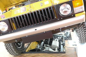 Range Rover (1976) - komplett restauriert im Rahmen des "Reborn"-Programms - Rétromobile Paris 2017