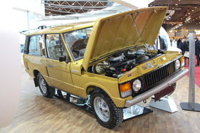 Range Rover (1976) - komplett restauriert im Rahmen des "Reborn"-Programms - Rétromobile Paris 2017