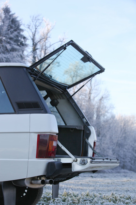 Range Rover 4 Door (1985) - das Heckklappensystem blieb während der Bauzeit unverändert