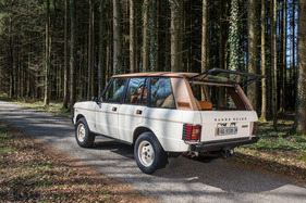 Range Rover 4 Door Monteverdi Design (1982) - Wandelbarkeit der Siebzigerjahre - Heckfenster geöffnet