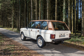 Range Rover 4 Door Monteverdi Design (1982) - Wandelbarkeit der Siebzigerjahre - beide Deckel geschlossen