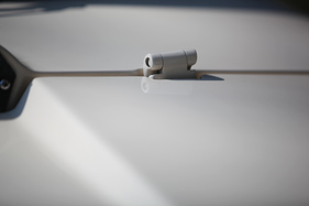 Range Rover 4 Door Monteverdi Design (1982) - aussenliegende Scharniere für die (schwere) Motorhaube