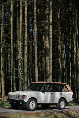 Range Rover 4 Door Monteverdi Design (1982) - eine Rarität steht im Walde