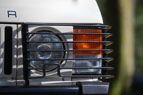 Range Rover 4 Door Monteverdi Design (1982) - vergitterte Scheinwerfer