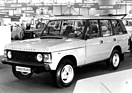 Range Rover - viertürig dank Peter Monteverdi, ab Modell 1984 serienmässig mit 5-Gang-Getriebe - am Genfer Automobilsalon 1984