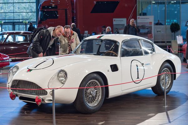 Bild Rar, da nur in 19 Exemplaren entstanden - Aston Martin DB 4 GT Zagato, 1961 (Bremen Classic Motorshow 2015)