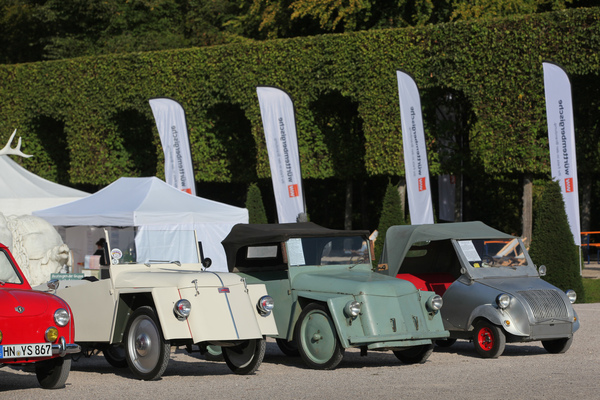 Rare Kleinstwagen vor Hurst zwischen bekannteren Microcars - Classic-Gala Schwetzingen 2018