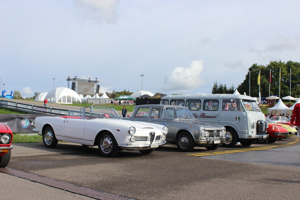 Raritäten durften im Infield parkieren – Passione Alfa Romeo Hinwil 2018
