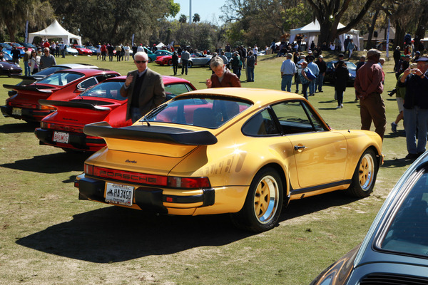 Rasende Cremeschnitte – 1976er Porsche Turbo in der seltenen Farbe Talbotgelb.