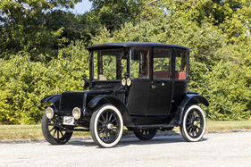 Rauch & Lang C55 Double Control Coach (1921) - as lot 299 at the RM Sotheby's Hershey auction 2025