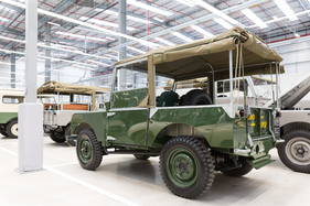 "Reborn"-Arbeiten an Land Rover und Range Rover im neuen Gebäude