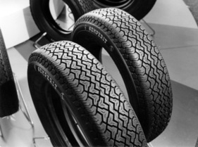 Reifen - symmetrische Muster bei Semperit - Genfer Autosalon 1968