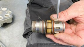 Reinigung des Innenlebens eines Mengenteiler - Der Zustand kann langsam festgestellt werden