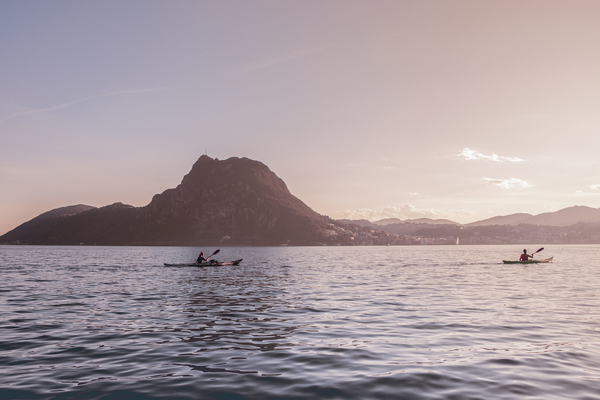 Image: Travel suggestions in Ticino - Kayaking on Lake Lugano