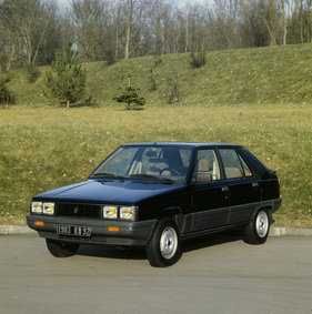 Renault 11 (1981) - Fünftüriger Kompakter (1981)