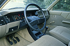 Bild: Renault 11 (1981) - Modern gestaltetes Cockpit