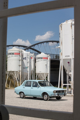 Renault 12 TL (1974) - Hellblau passt gut für die Stufenhecklimousine